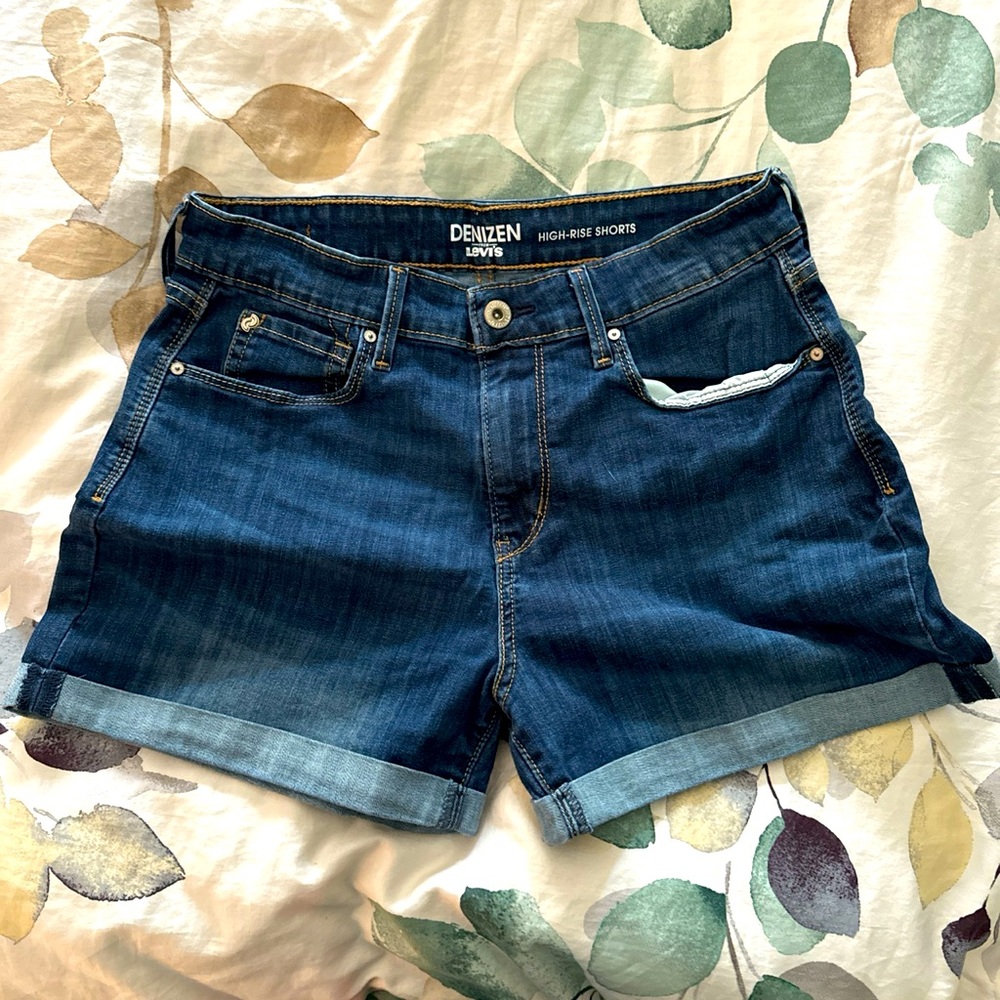 Levi’s DENIZEN Jean shorts